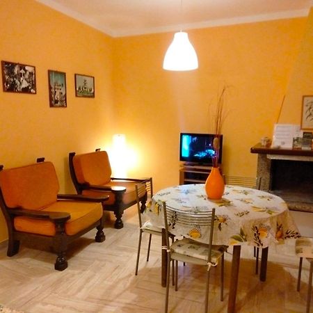 דירות Tolfa Casa Di Anna מראה חיצוני תמונה